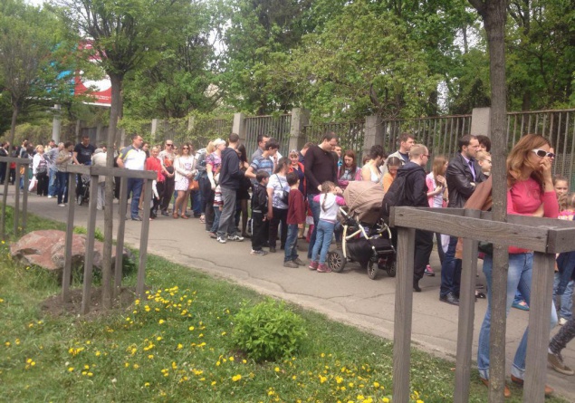 Вспомнить “совок”: столичные предприниматели который день прозябают в очередях к регистраторам