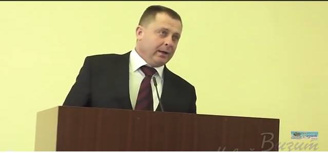 Успешно переживший люстрацию херсонский законник был пойман в "Мангале": прокурор Генического района Брыков запросил 3 тысячи долларов за закрытие дела