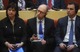 Обслуговування зовнішнього боргу уряд України перекладає на громадян – The Economist