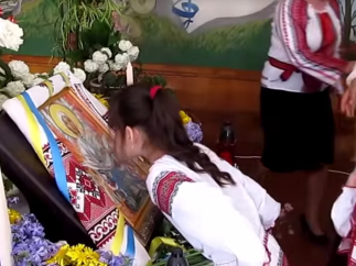 Во Львовской области 26 школьников упали в обморок на молитве