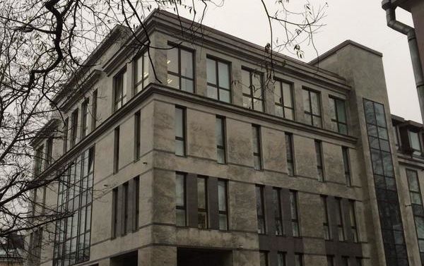 Сотрудница кремлевской фабрики троллей подала в суд на работодателя