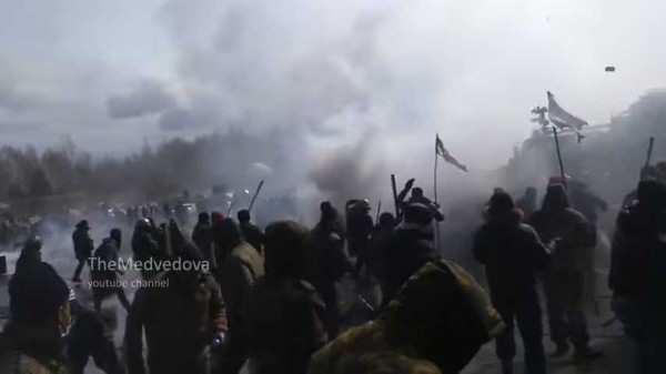 В Тюмени митинг за федерализацию разогнали пулеметами