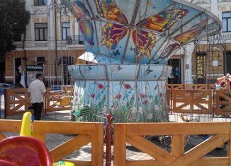 У центрі Києва впала карусель з дітьми