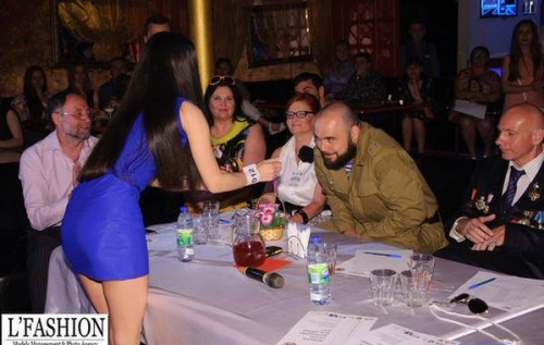 В "ДНР" прошел кастинг конкурса красоты. Зачем-то раздавали иконы. ФОТОФАКТ