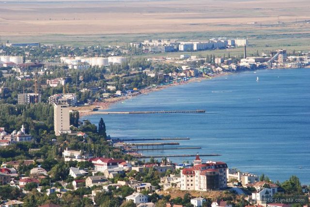 "КрымНаш" взбунтовался: чиновники массово увольняются, отказываясь работать "за еду"