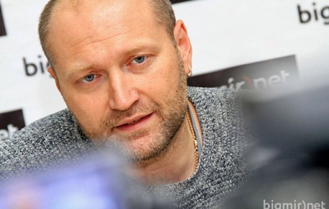 Яценюк пытается "присосаться" к политсиле президента, - Береза