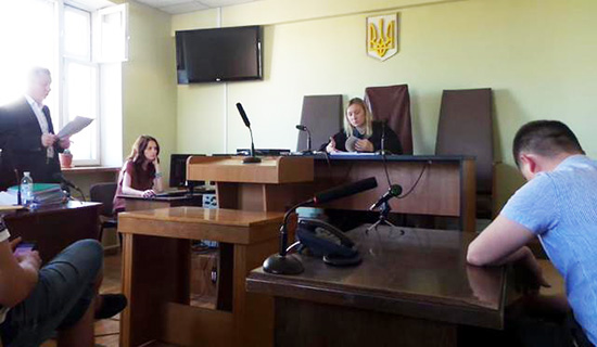 Киевских прокуроров, которые решили избить фотографа, накажут лишением премии (ВИДЕО)