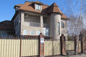 Ночью обворовали дом вдовы Сергея Вальтера