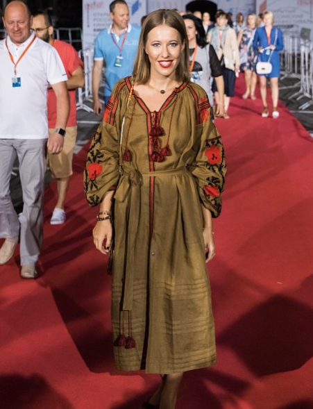 Собчак надела вышиванку на российский фестиваль