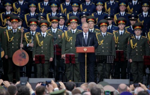 Шевцова: Отныне Россия будет неизбежно превращаться в военный лагерь