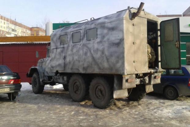 У військових медиків відібрали автомобіль, що півроку допомагав лікарям рятувати бійців, та розібрали його на запчастини