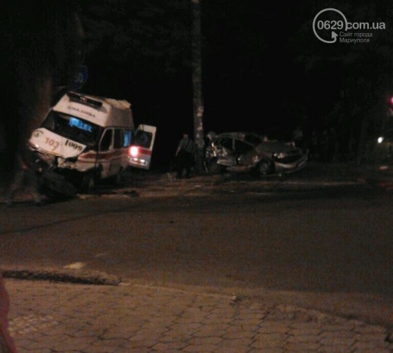 В Мариуполе скорая с ранеными бойцами Азова попала в ДТП