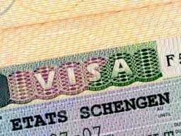 Отдыхавшим в Крыму россиянам не дают Шенгенские визы