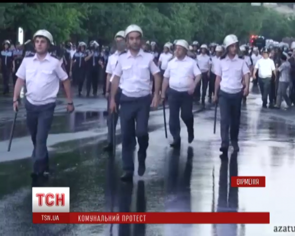 У Єревані відновилися акції протесту. Онлайн-трансляція