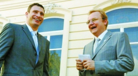 Гройсмана – у столичні мери, Садового – у «дострокові» президенти?