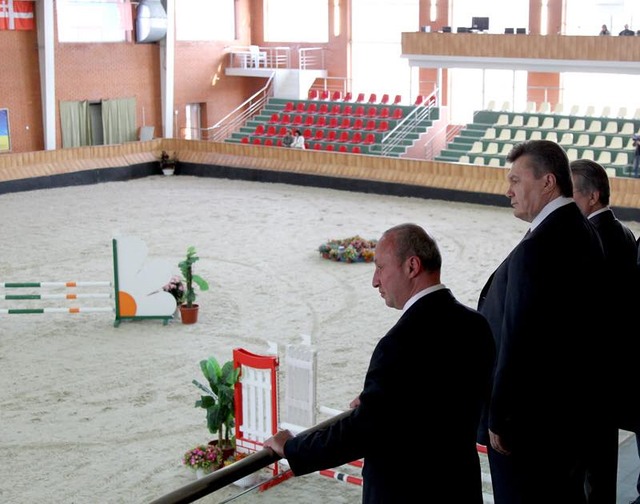 До партії “Відродження” потрапив “коняр” Януковича, двічі судимий за крадіжки