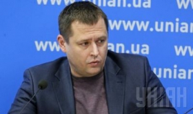 Порошенко должен внести в парламент закон об импичменте президента, - Филатов