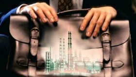 Війна владу не цікавить, вона планує привласнення 300 підприємств, — політолог