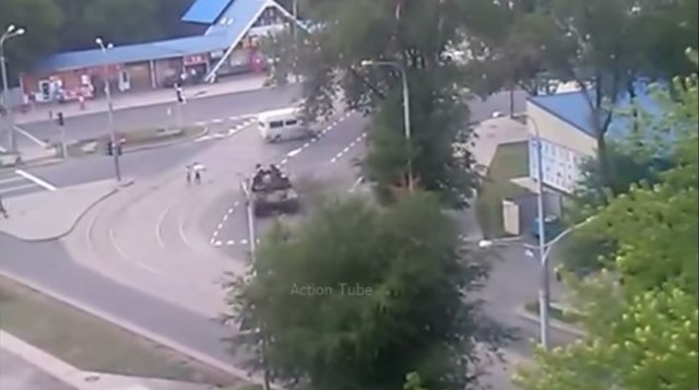 По Донецку катаются российские танки