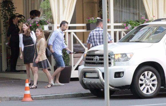 Святослав Вакарчук ездит белоснежном джипе за 2,5 млн грн