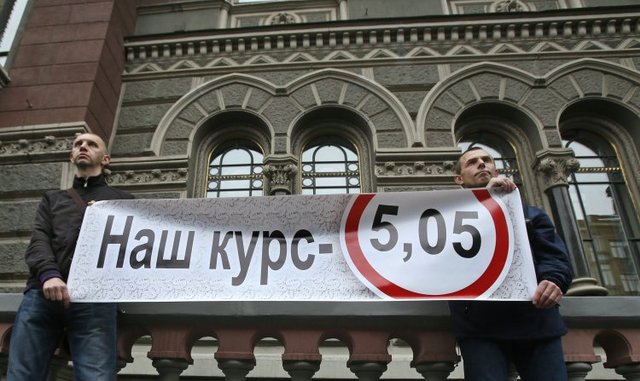 Ночь гнева и позора: реакция соцсетей на скандальный закон о валютных кредитах