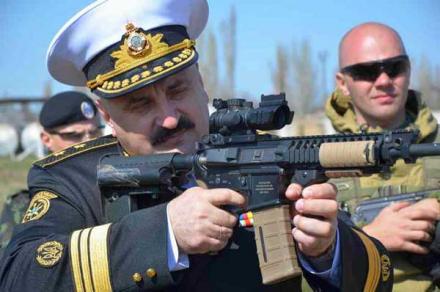 Начальник Генштаба Януковича пытается избежать наказания за расстрел Майдана руками украинских судей