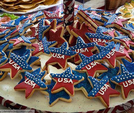 Жириновський поласував "печеньками держдепу" біля посольства США