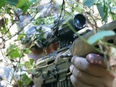 "Неизвестные диверсанты" под Донецком уничтожили бронетехнику и склады ВС РФ: боевикам привиделся авианалет