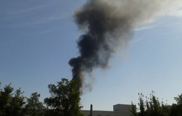 В Днепропетровске горит завод