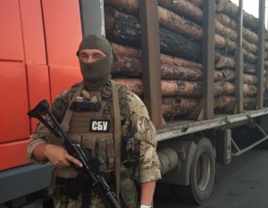 В секторе «С» украинские силовики задержали машины с котрабандой