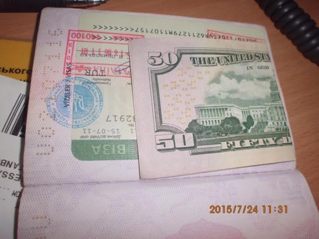 В Одесском аэропорту иностранец предлагал взятку