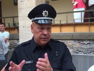 Москаль примерил форму новых патрульных полицейских (фото)