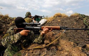 По позициям ВСУ в Станице Луганской работают снайперы