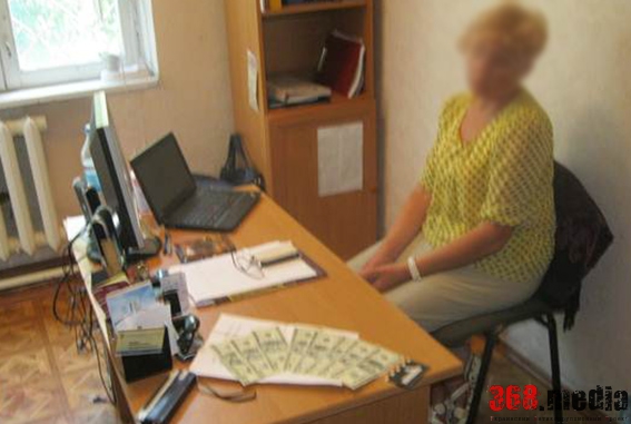 В ГАСК ОДЕССКОЙ ОБЛАСТИ ЗА ДЕКЛАРАЦИЮ БЕРУТ 800 ДОЛЛАРОВ