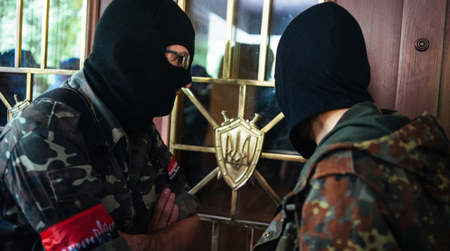 «Правый сектор» начал сбор подписей о референдуме против власти