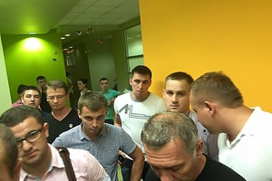 В Одессе милиционеры взяли штурмом офис сети магазинов "Антошка"