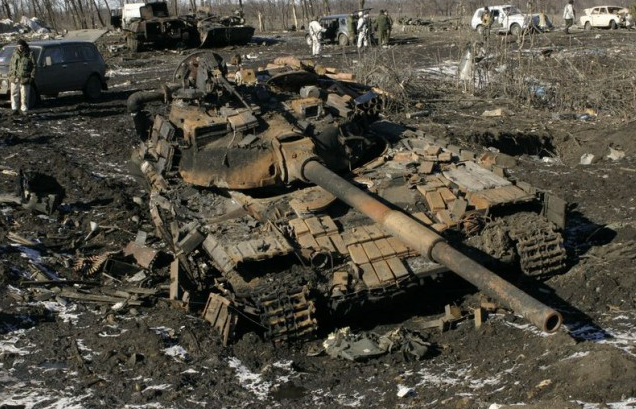 В ГОРЛОВКЕ АРТИЛЛЕРИЯ НАКРЫЛА “ТРАКТОРИСТОВ ПУТИНА”, ПОЧТИ 40 РАНЕНЫХ И УБИТЫХ