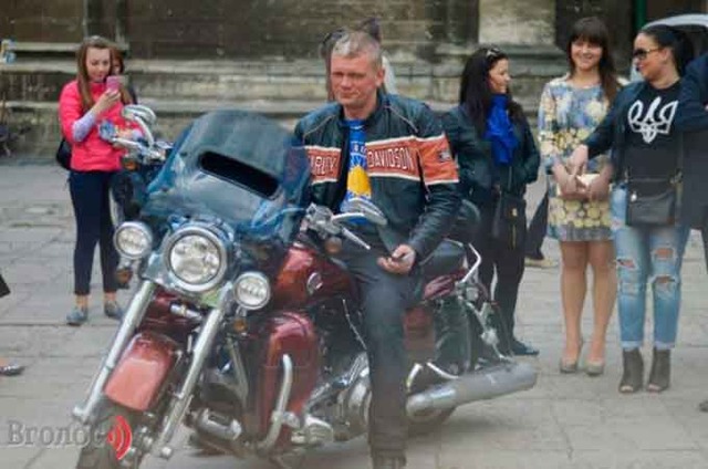 На Швайку відкрили кримінальну справу за отримання хабаря у вигляді «Harley-Davidson»