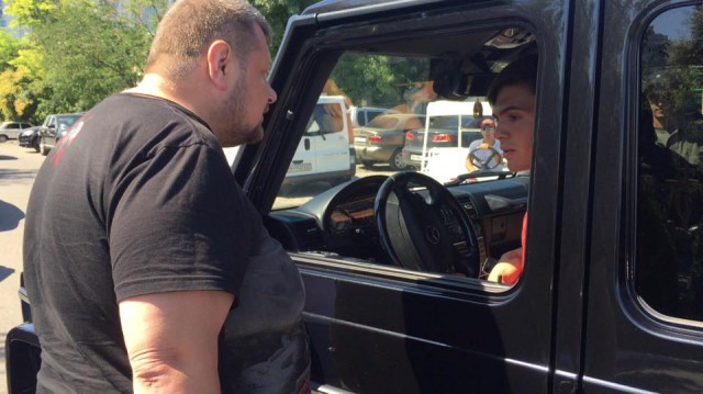 Мосійчуку в Одесі поталанило: піймав і відмутузив нахабного мажора на Mercedes