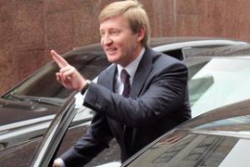 Почему правительство ведется на провокации Ахметова?