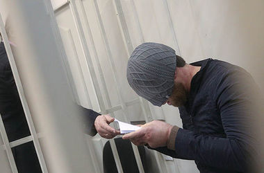 Подозреваемый в убийстве Немцова рассказал, как его поймали, пытали и грозились распилить болгаркой