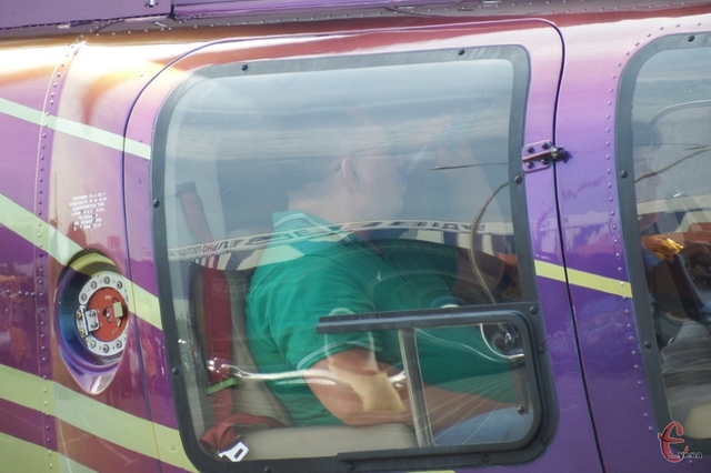 Найбагатший нардеп від Хмельниччини знову прилетів на гелікоптері до Хмельницького