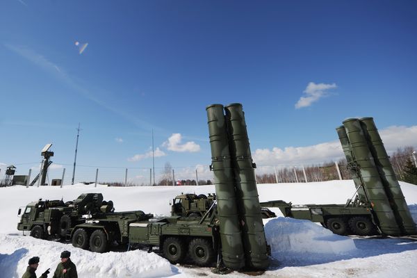 Ракетные комплексы С-400 размажут пиндостан и... другие рассуждения уральских таксистов