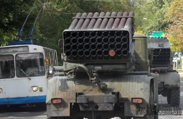 ДНР официально объявила ввод тяжелого вооружения в Донецк