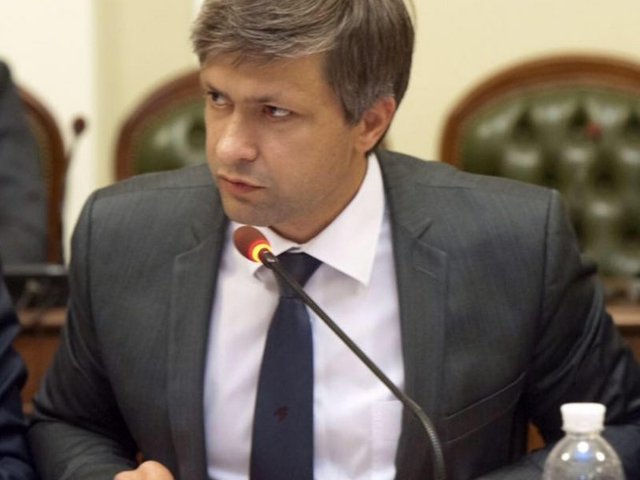 «Народний фронт» на виборах на Закарпатті «замаскується»