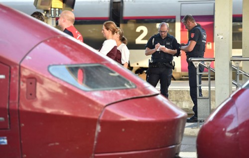 В поезде Париж-Амстердам двое американцев обезвредили террориста с автоматом Калашникова