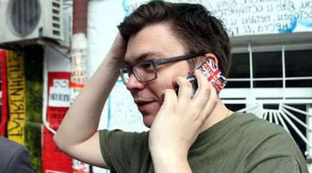 Російський журналіст втік до Англії після інтерв’ю про Україну