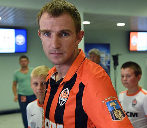 Футболисты «Шахтера» надели футболки с гербом Донецка