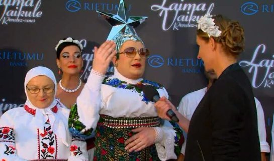 ВЕРКА СЕРДЮЧКА СПЕЛА В ЮРМАЛЕ ПРОВОКАЦИОННУЮ ПЕСНЮ