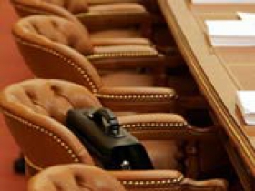 В Украине сократят каждого пятого чиновника (инфографика)